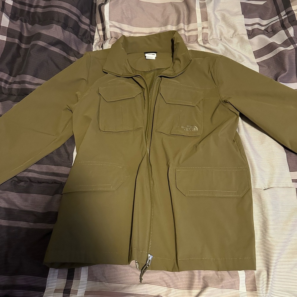 Men’s The North Face lightweight jacket